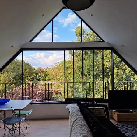 London Sky Home - Stunning 3 Bed Apt In The Sky